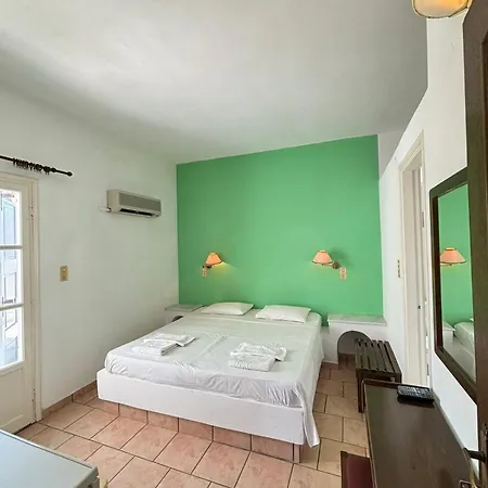 Syros & Hotel Posidhonía