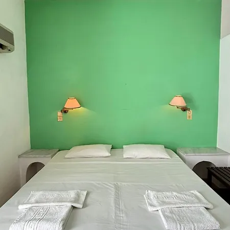 Syros & Hotel 3*